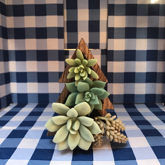 NWT Succulent Tree Wallflower Plug - Picture 2 of 7